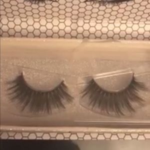 4 set of lashes